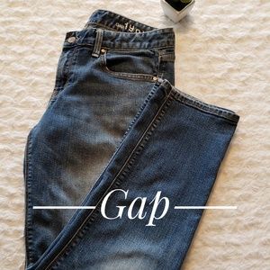 Gap women's 1969 real straight Jean's